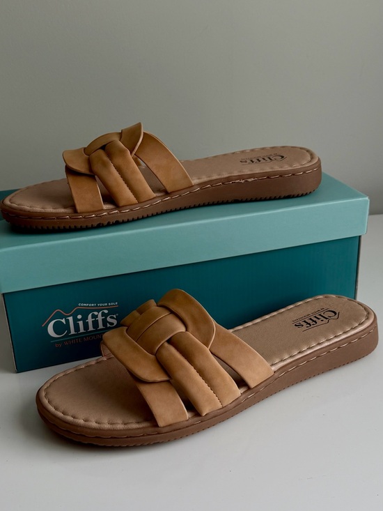 White Mountain Shoes - Cliffs Slip in Brown sandals size 9